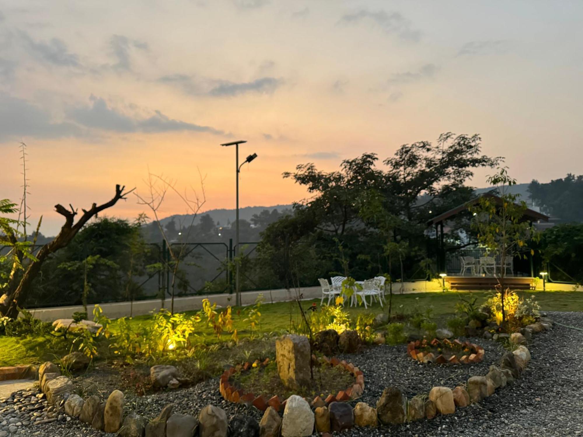 Cliff House, 3Br Lux Farmhouse 2Km To Rajpur Road Dehradun Eksteriør billede