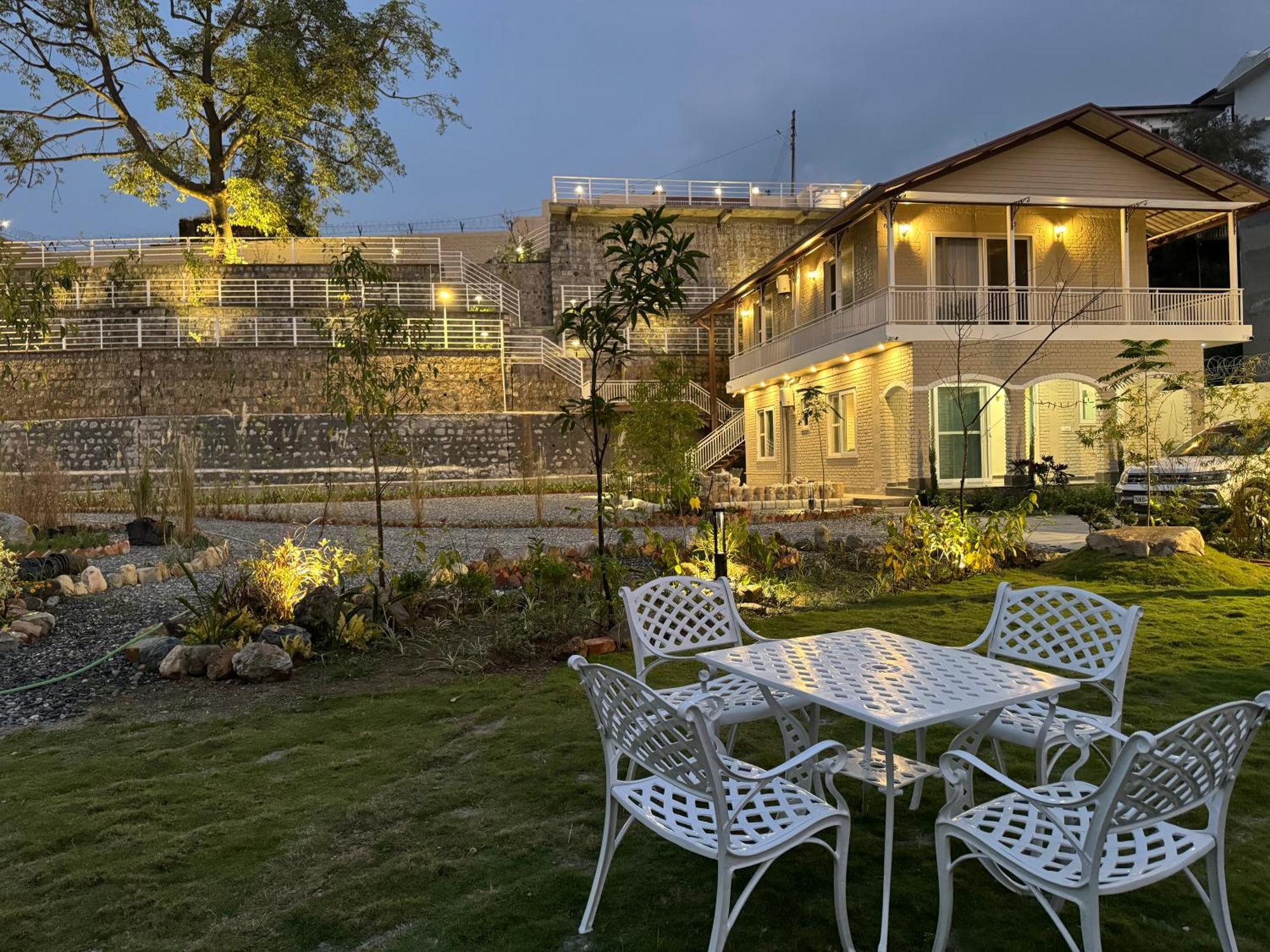Cliff House, 3Br Lux Farmhouse 2Km To Rajpur Road Dehradun Eksteriør billede